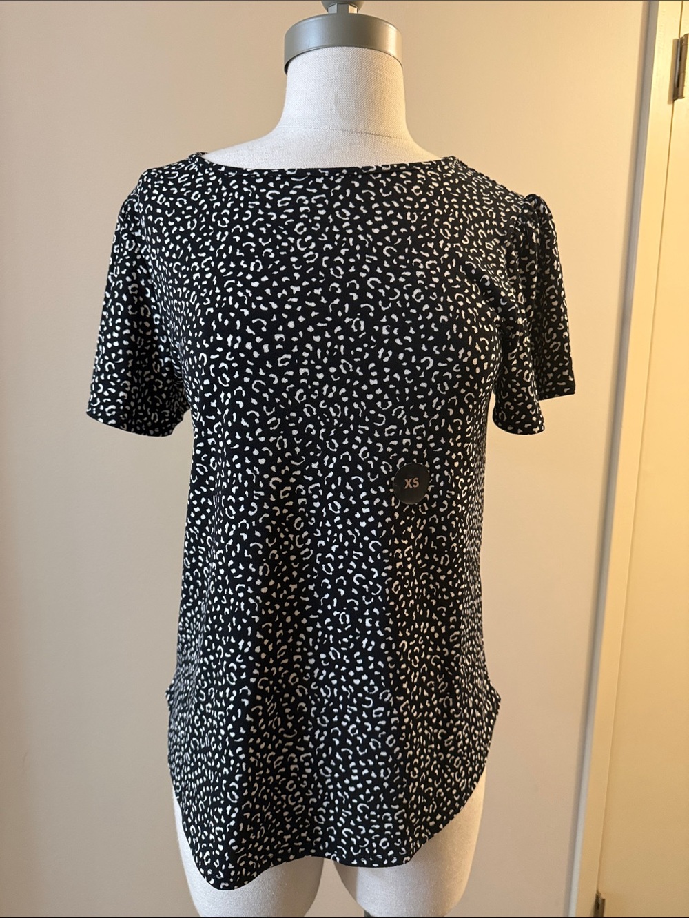Banana Republic Black and White Animal Print Short Sleeve Tee